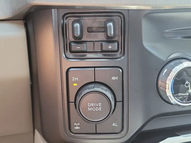 New 2026 Black Metallic Ford Platinum image 30
