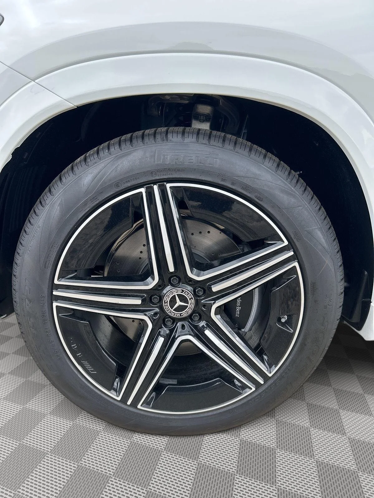 New 2026 Polar White Mercedes-Benz GLE 450 image 11