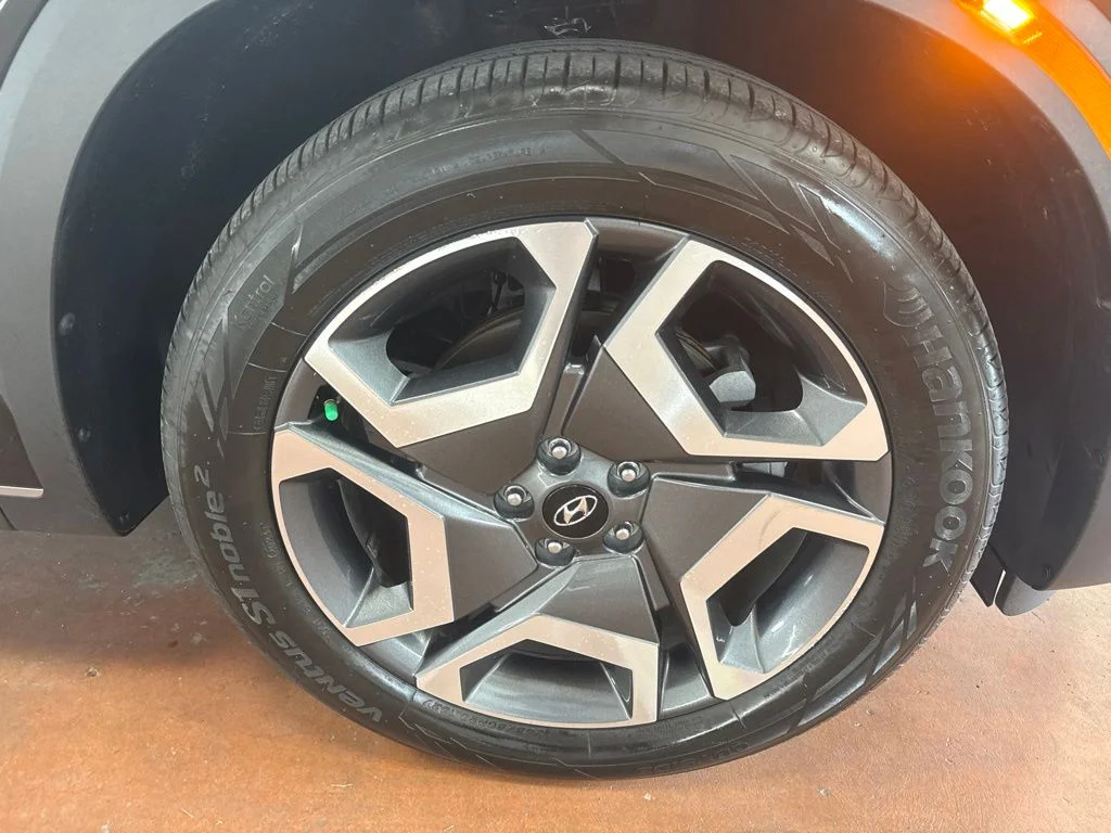 Used 2025 Abyss Black Pearl Hyundai SEL Premium image 11