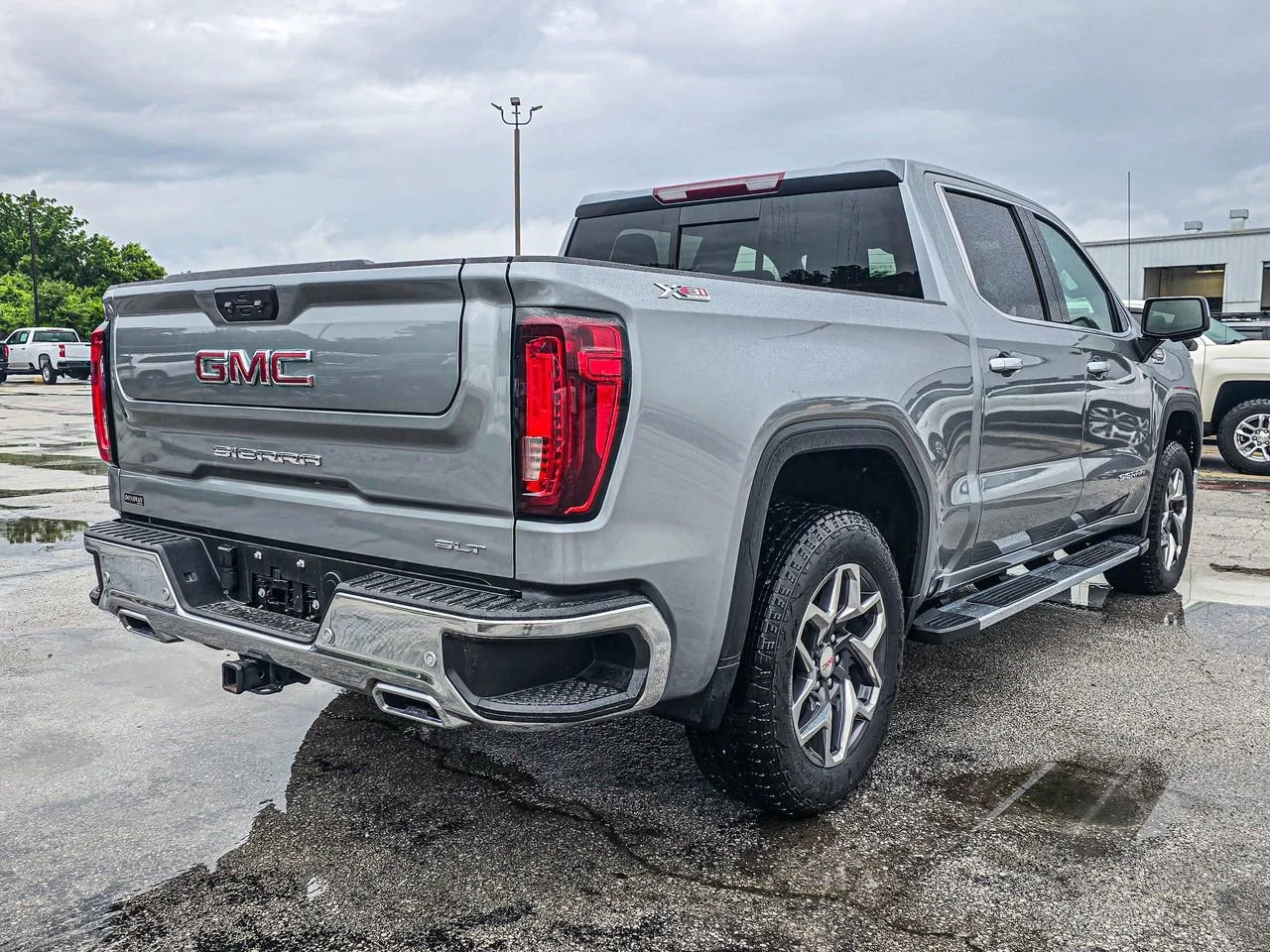 Used 2023 Sterling Metallic GMC SLT image 5