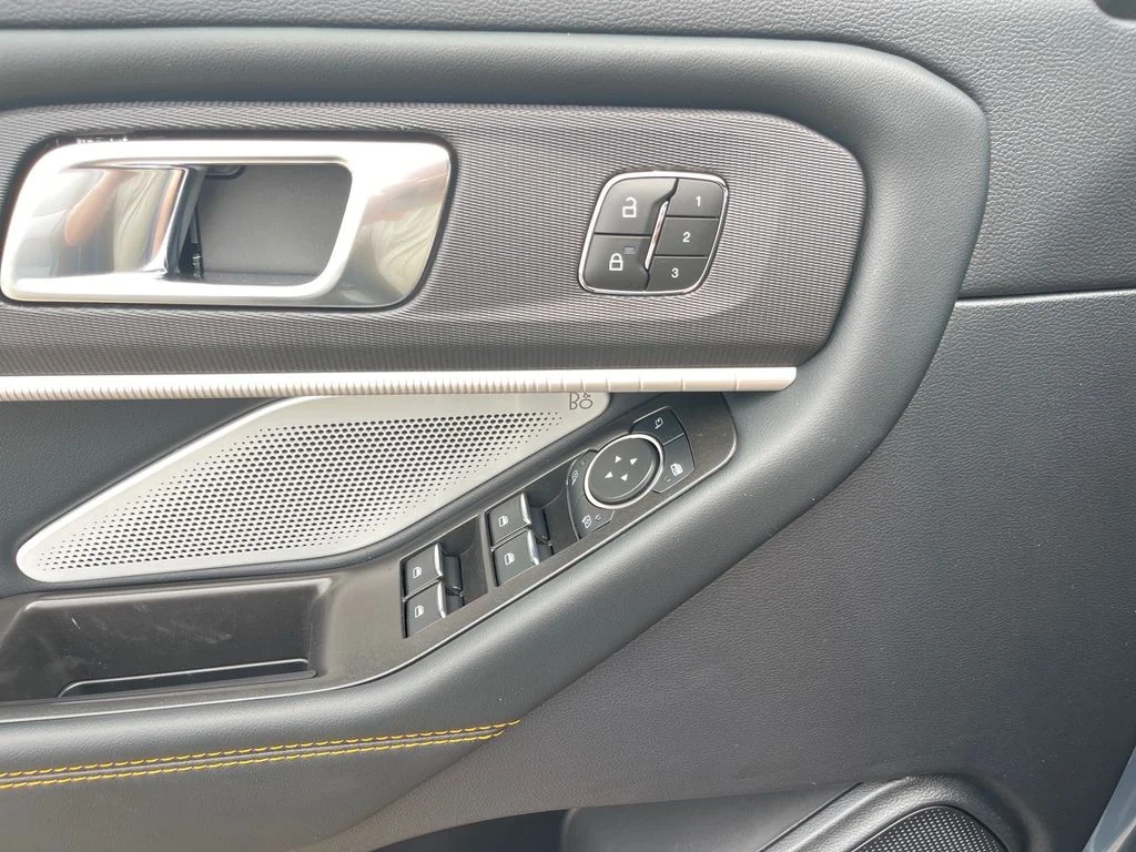 New 2026 Vapor Blue Metallic Ford Tremor® image 5