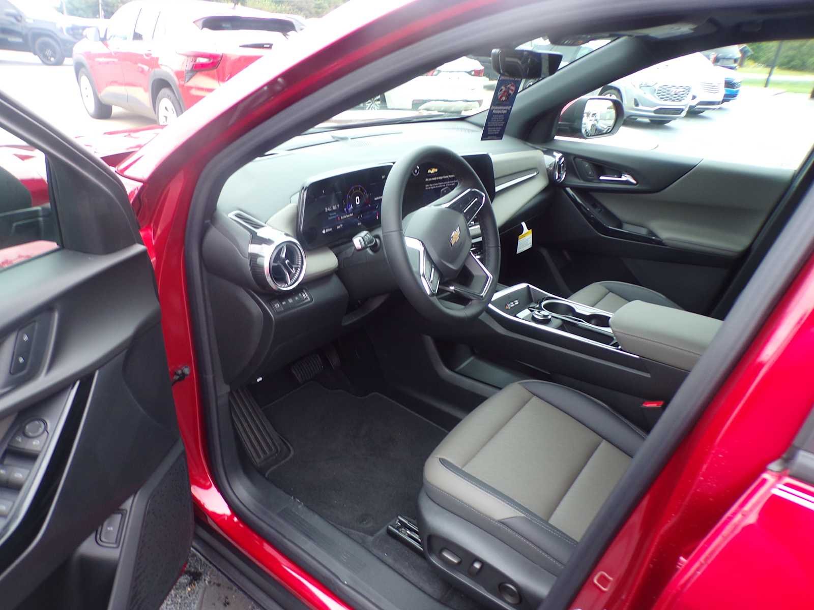 2027 Chevrolet Equinox LT - Photo 9