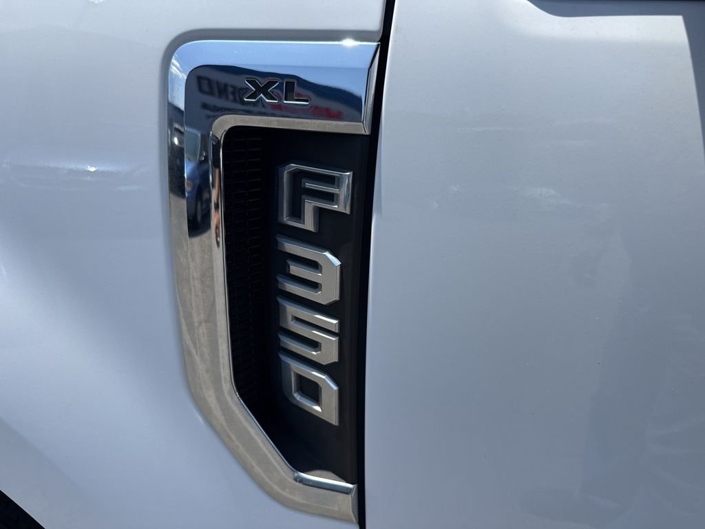 2017 Ford F-350 Super Duty Chassis Cab XL - Photo 8