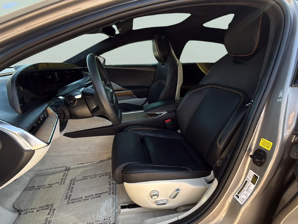 Used 2023 Silver Lucid Touring image 26