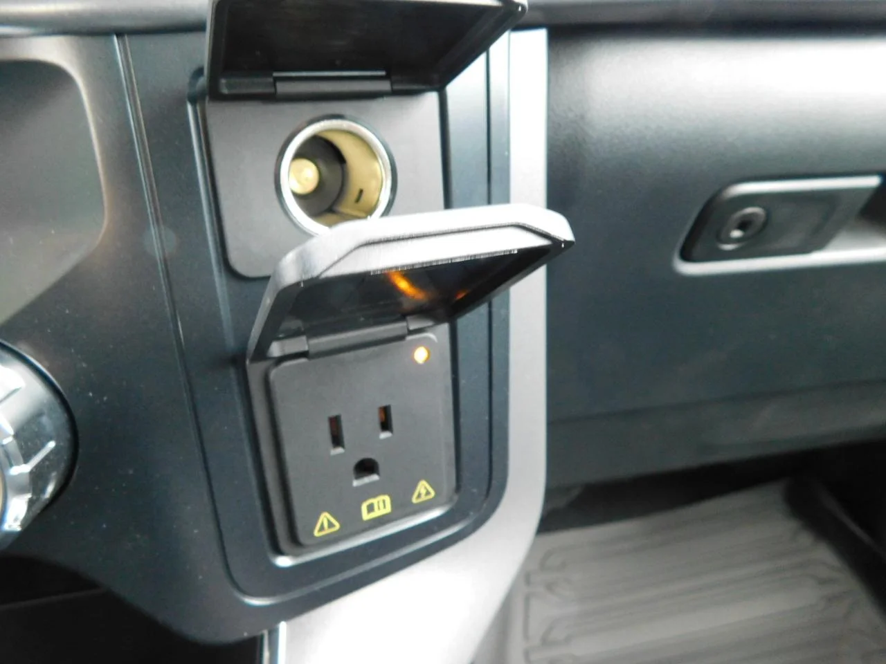 New 2026 Carbonized Gray Metallic Ford XLT image 47