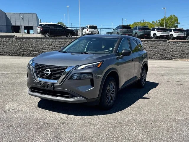 Used 2023 Gray Nissan S image 9