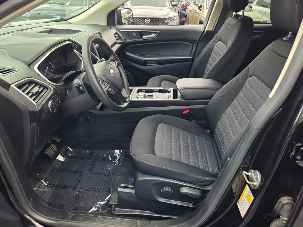 Used 2021 Black Metallic Ford SE image 20