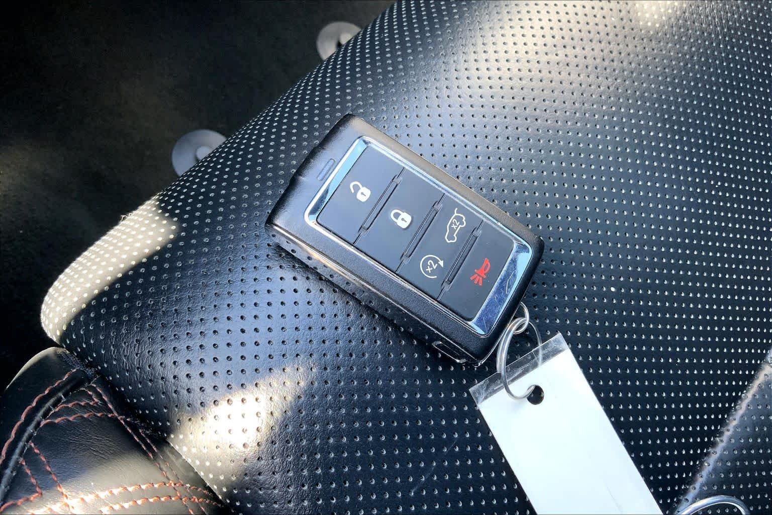 Used 2021 Diamond Black Crystal Pearlcoat Jeep Summit image 14