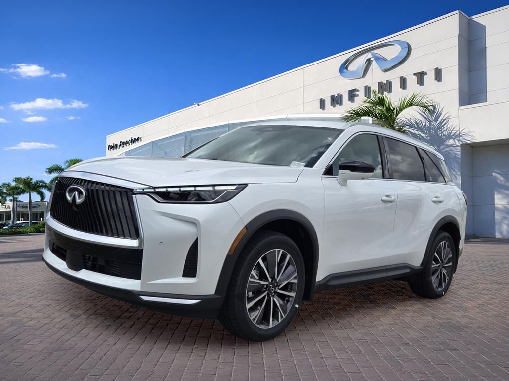 New 2027 RADIANT WHITE INFINITI Luxe FWD image 3