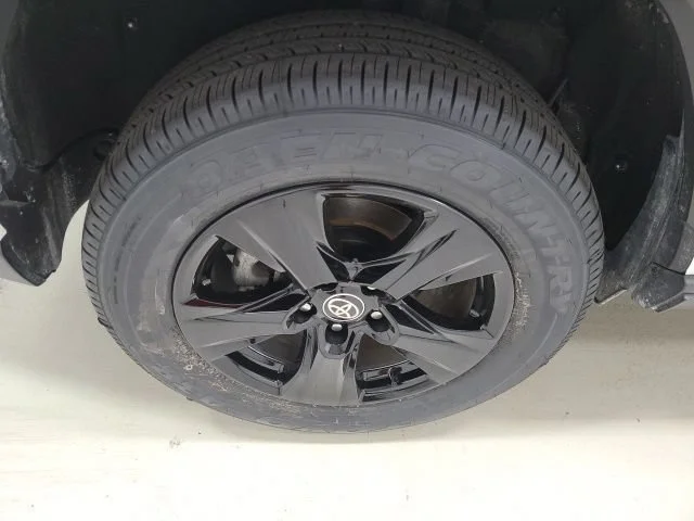Used 2024 Ice Cap Toyota XLE image 35