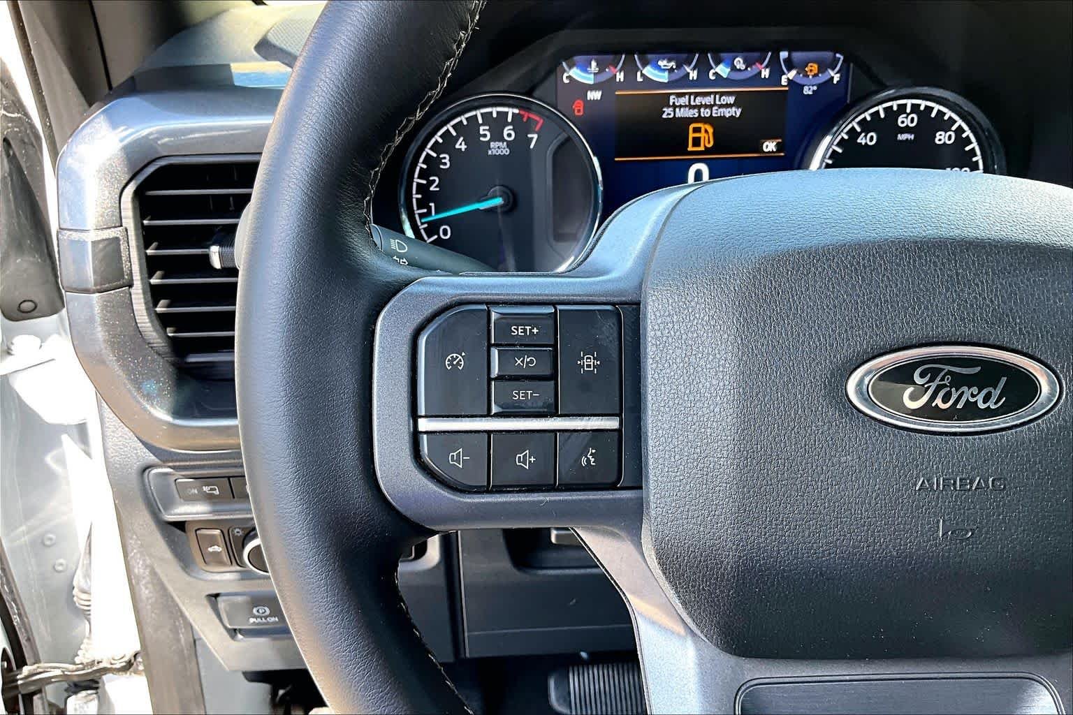 Used 2023 Oxford White Ford XLT image 24
