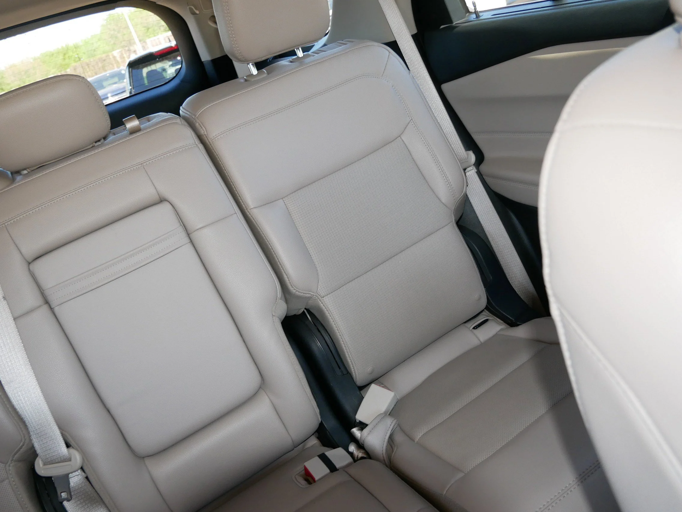 2023 Ford Explorer Limited - Photo 14