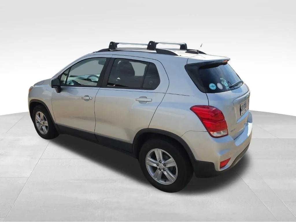 Used 2021 Silver Chevrolet LT image 9