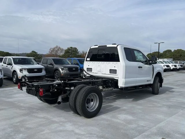 New 2026 Oxford White Ford F-350® XL image 3