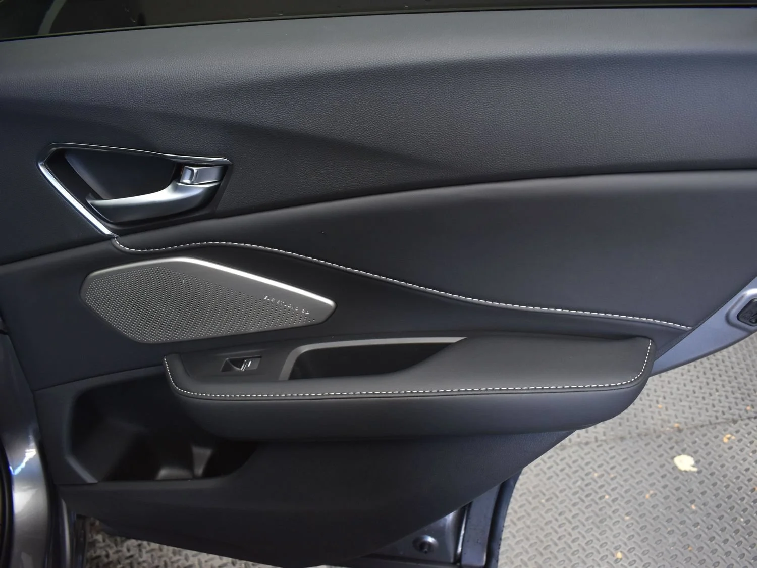 New 2026 Liquid Carbon Metallic Acura w/Advance Package image 28