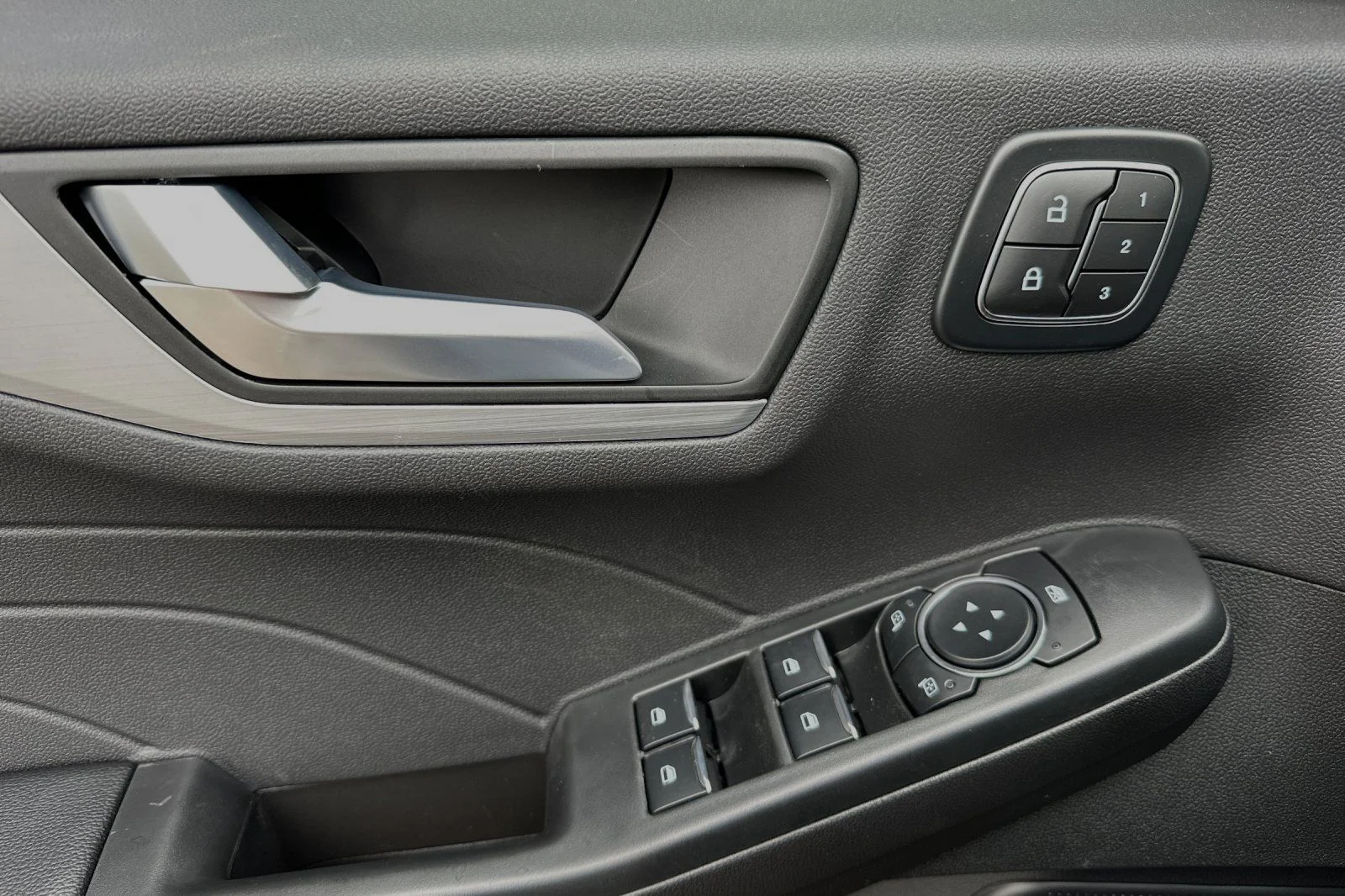 2024 Ford Escape PHEV - Photo 7