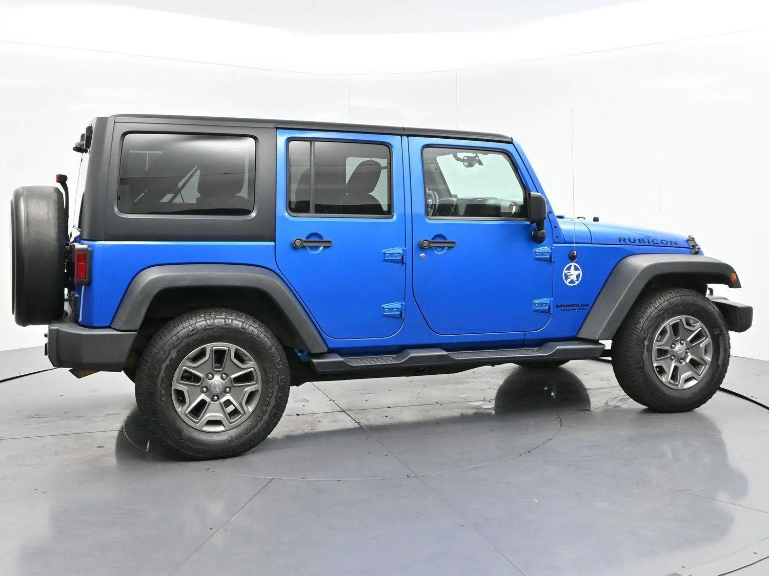 Used 2016 Hydro Blue Pearl Jeep Rubicon image 8