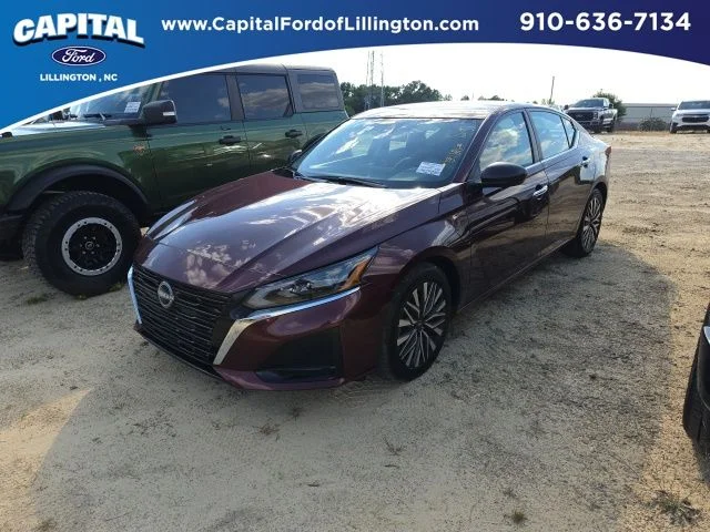 Used 2025 Red Nissan 2.5 SV image 1