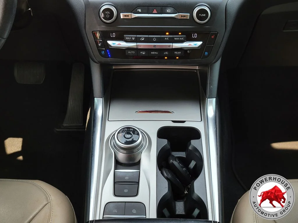 Used 2020 White Ford Limited image 24