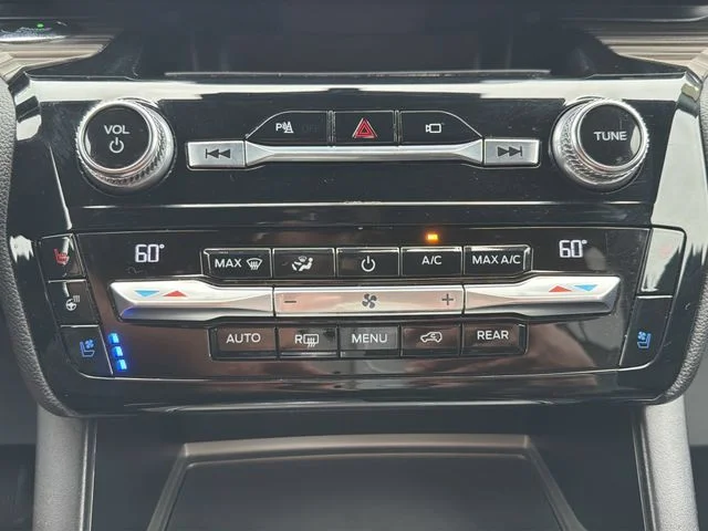 Used 2021 White Ford Limited image 19