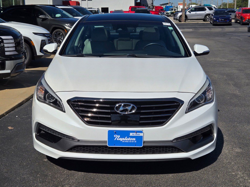 Used 2016 Quartz White Pearl Hyundai Limited image 2