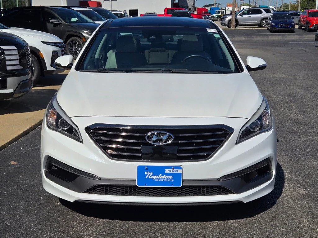 Used 2016 White Hyundai Limited image 2