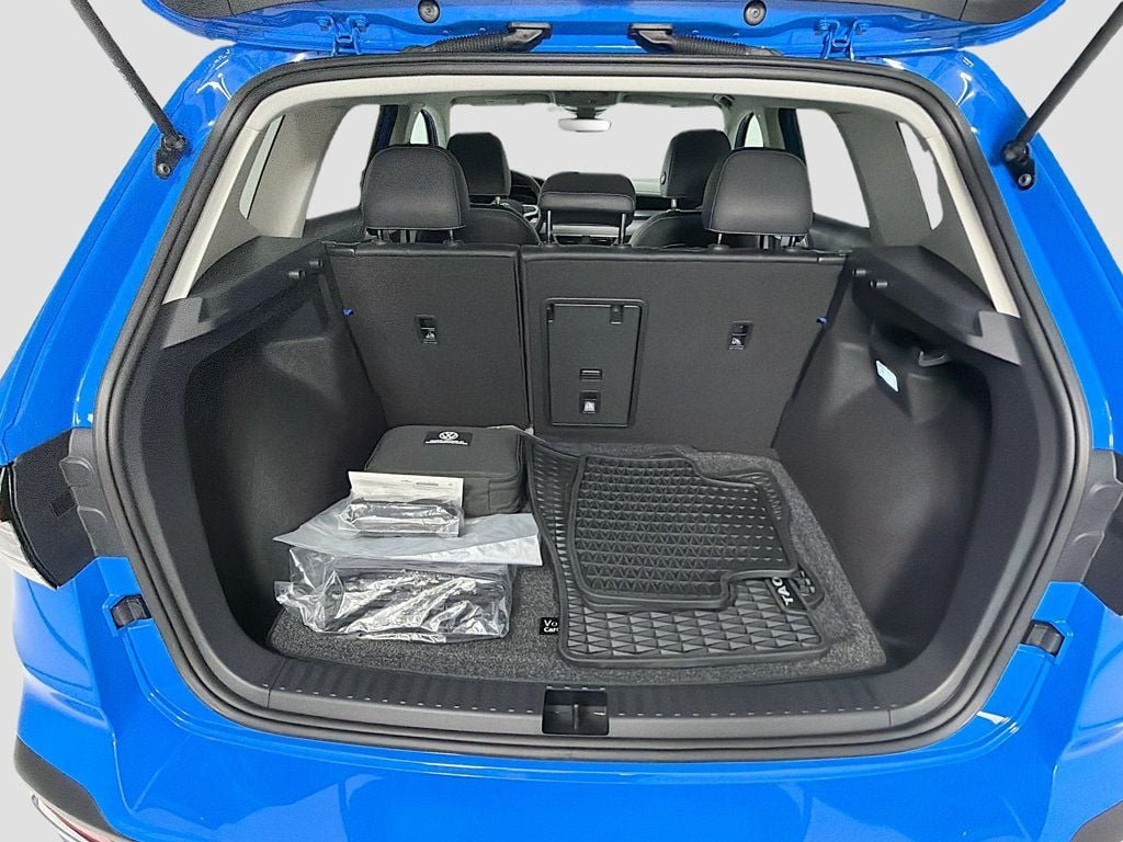 Certified Used 2025 Cornflower Blue Volkswagen SEL 4MOTION image 28