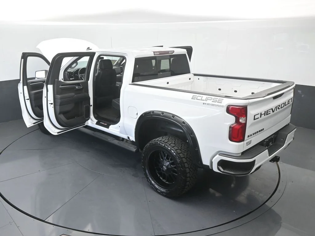 Used 2022 Summit White Chevrolet RST image 72
