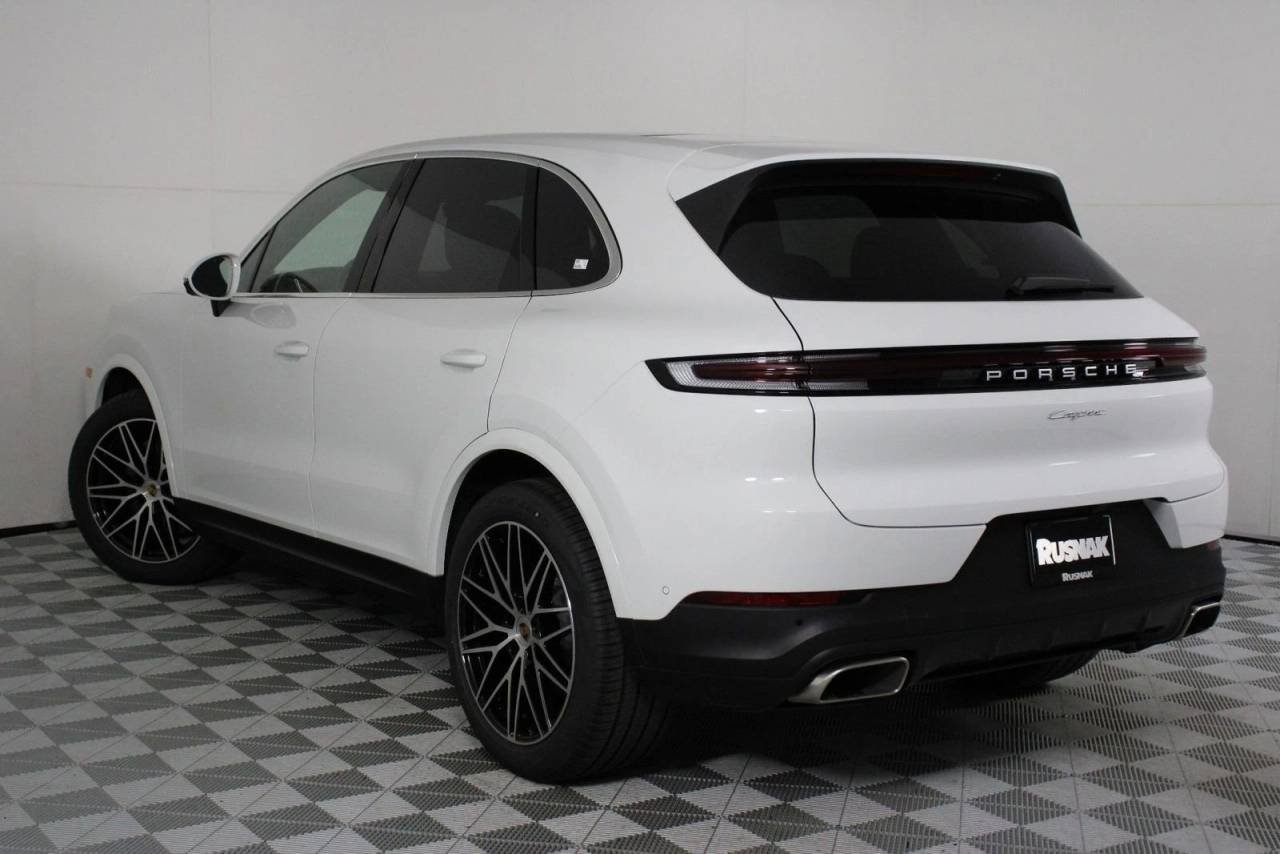 Certified Used 2026 White Porsche  image 3