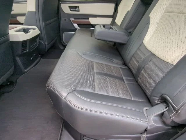 Used 2023  Toyota Capstone Hybrid image 27
