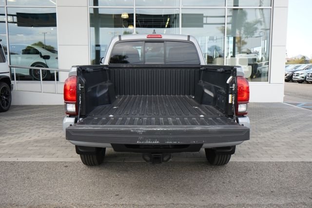 Used 2021  Toyota SR5 image 9