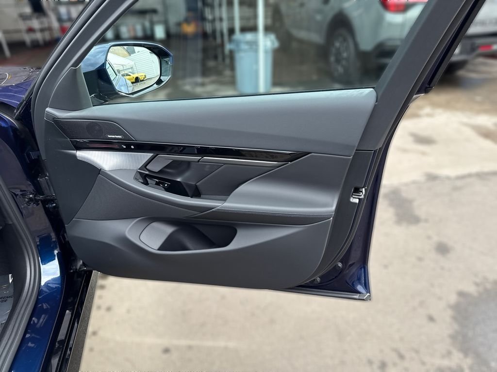 New 2026 Tanzanite Blue II Metallic BMW 530i image 27