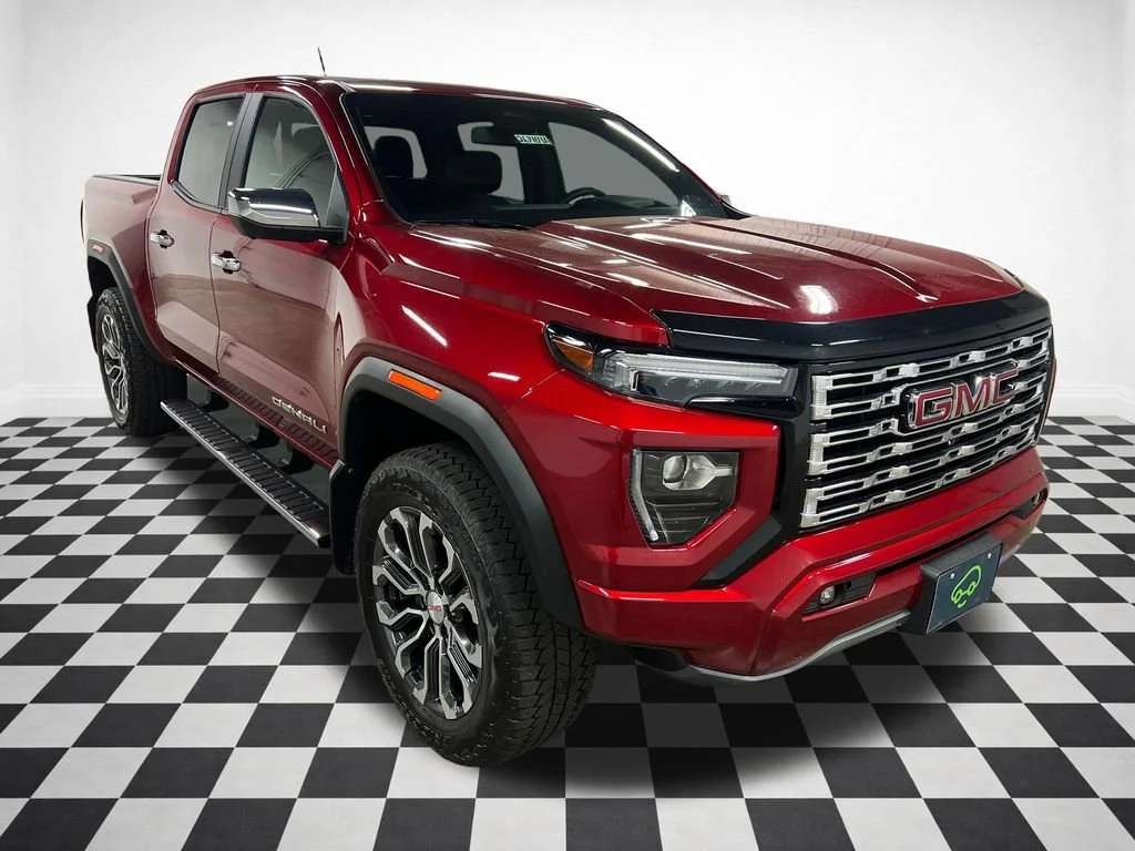 2024 GMC Canyon 4WD Denali Crew Cab Short Box's photo