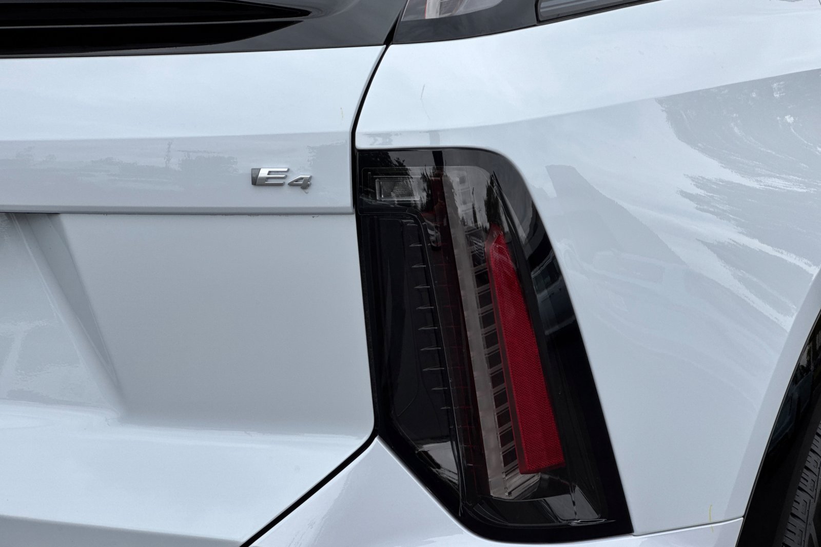 New 2027 Vibrant White Tricoat Cadillac Sport image 26