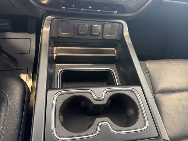 Used 2016 White Chevrolet LTZ image 28