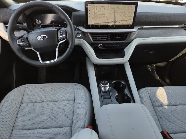 New 2027 Avalanche Gray Ford Platinum™ image 5