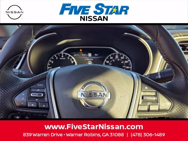 Used 2021 Black Nissan Platinum image 25