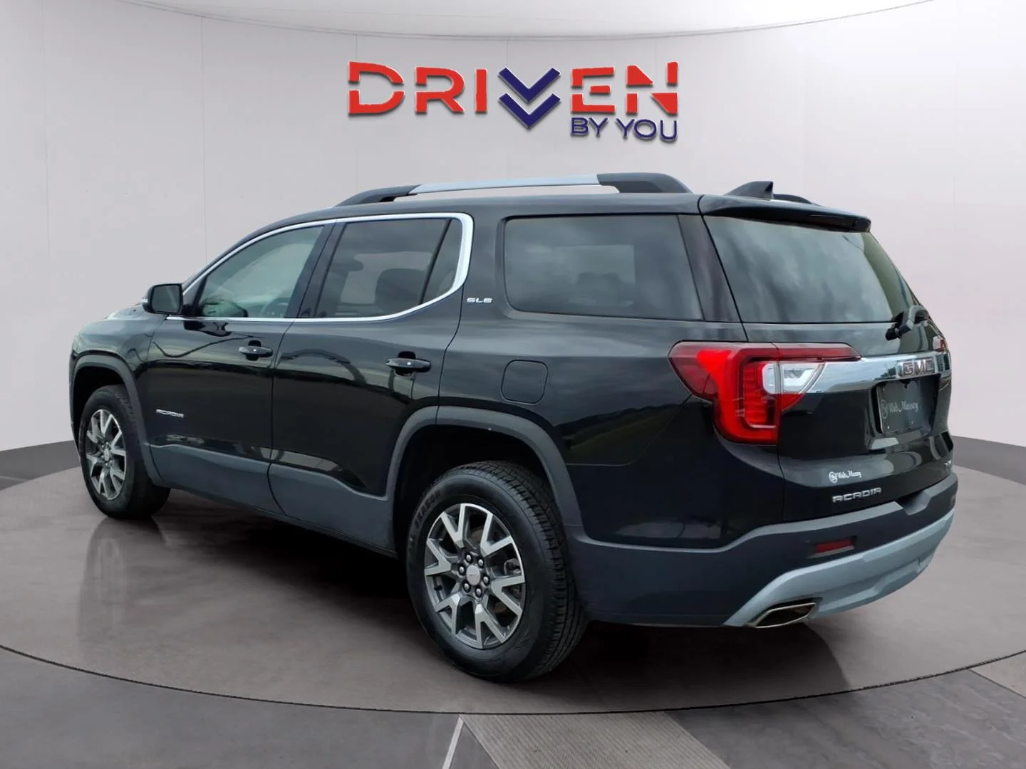 Used 2023 Ebony Twilight Metallic GMC SLE image 3
