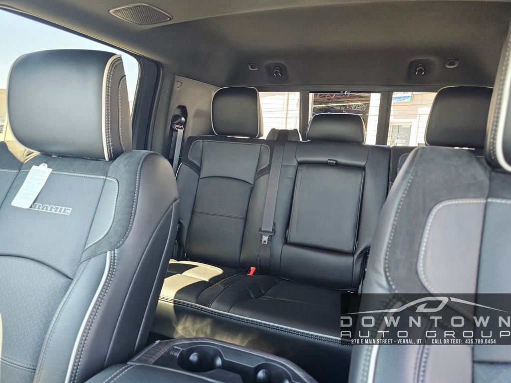 New 2026 Diamond Black Crystal Pearl-Coat Exterior Paint RAM Laramie image 24