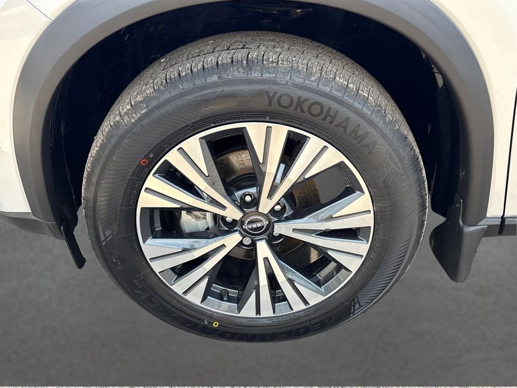 Used 2023 Silver Nissan SV image 12