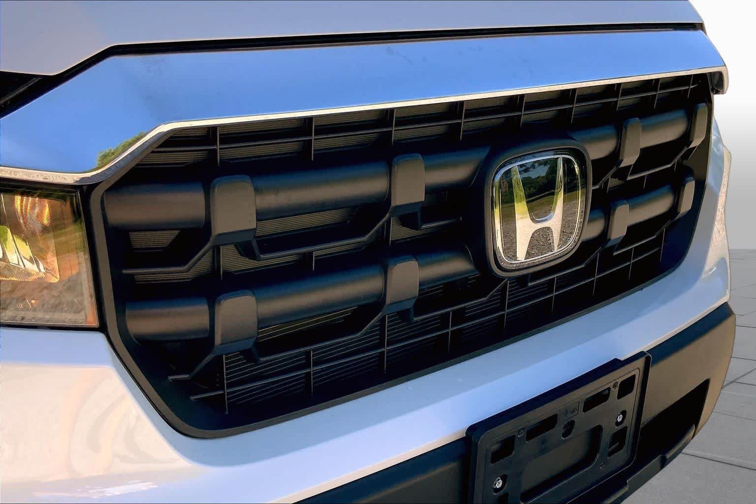 Certified Used 2025 Platinum White Pearl Honda AWD RTL image 32