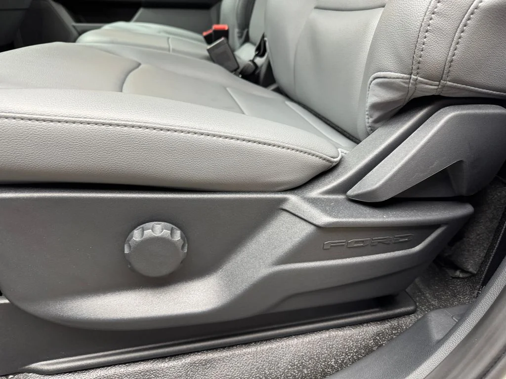 New 2026 Oxford White Ford F-550® XL image 12