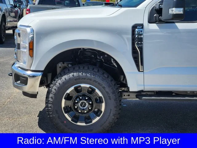 New 2027 Oxford White Ford F-250® XLT image 9
