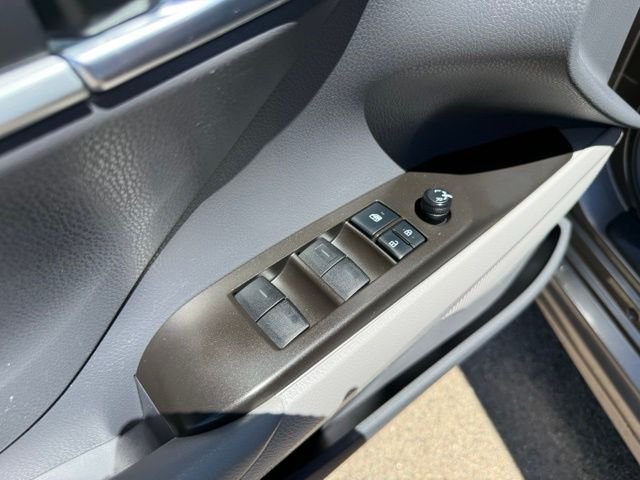 2021 Toyota Camry SE - Photo 12