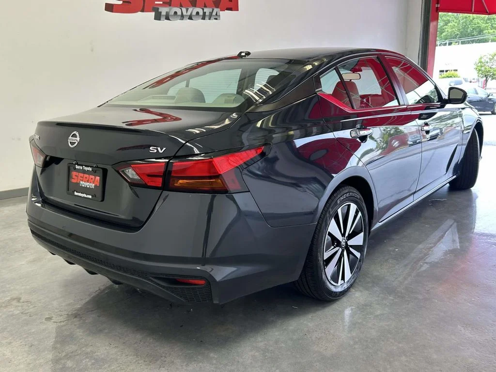 Used 2022 Blue Nissan 2.5 SV image 3