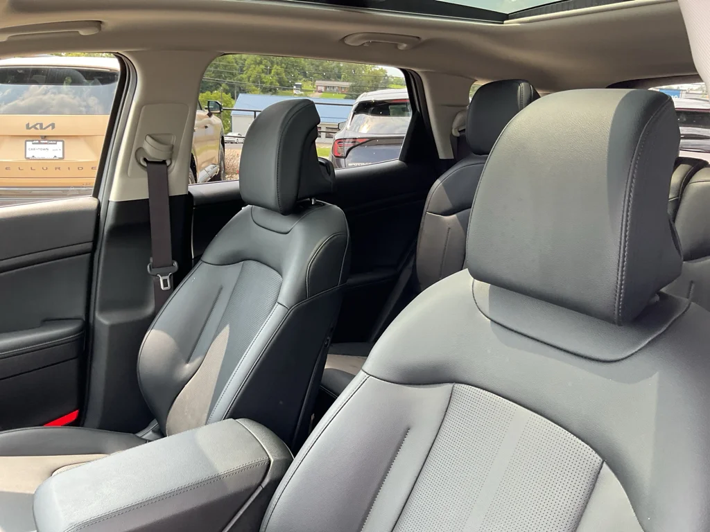 Used 2026 Wolf Gray Kia EX image 23
