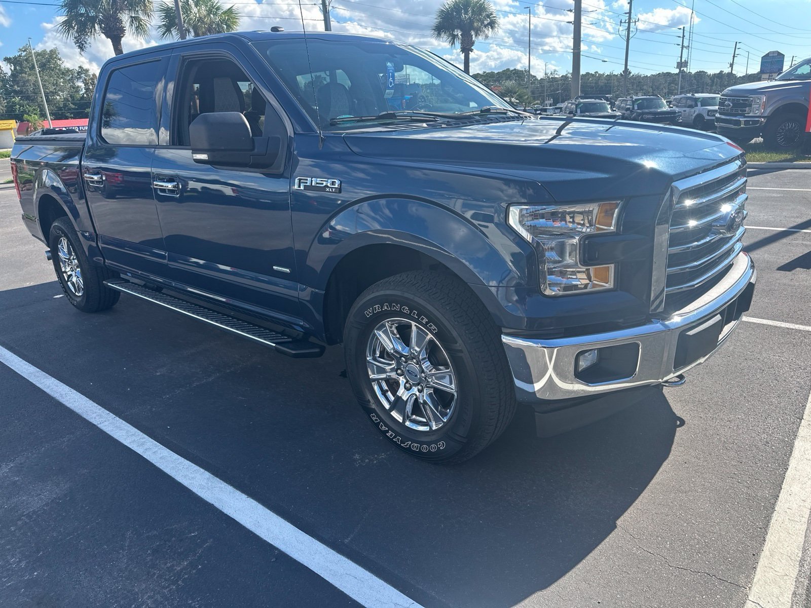 Used 2017 Blue Ford XLT image 1