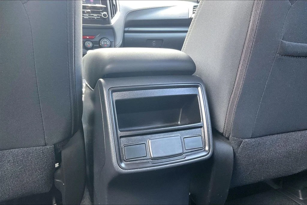 Used 2019 Silver Subaru Base image 39