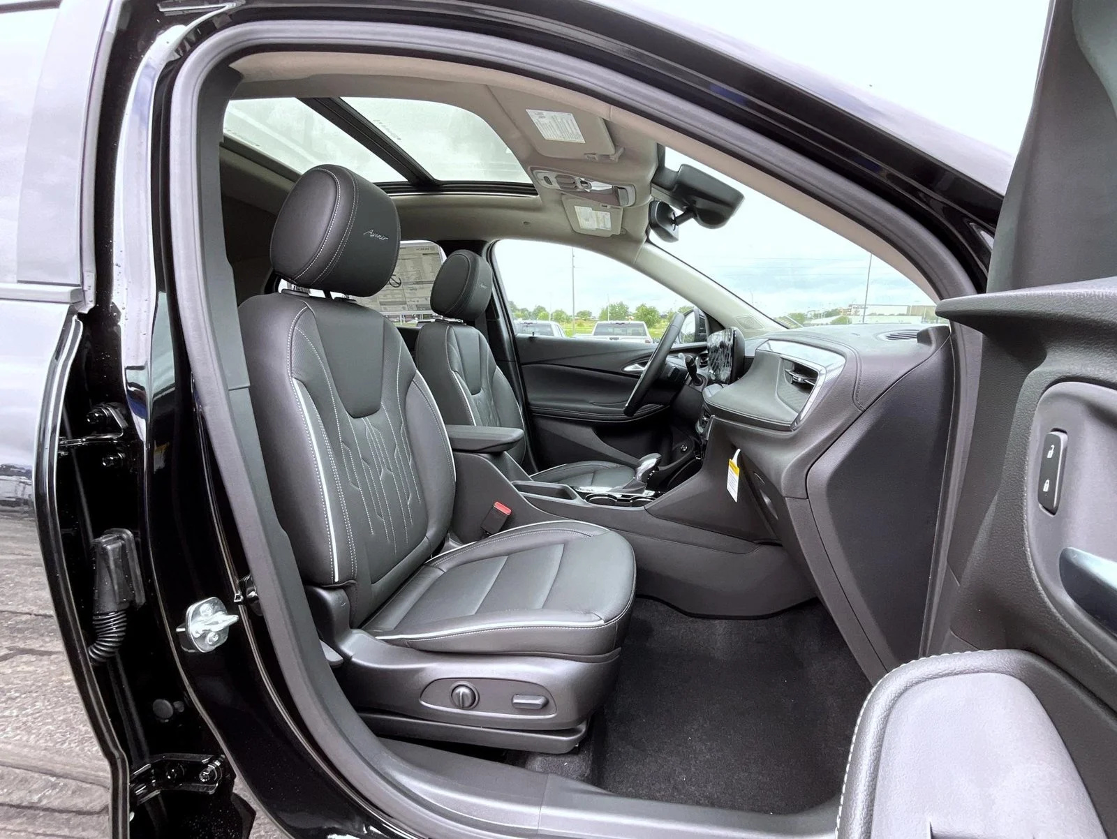 New 2026 Ebony Twilight Metallic Buick Avenir image 15