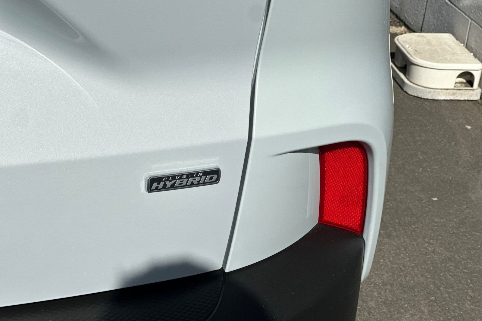 Used 2025 Silver Ford Base image 32